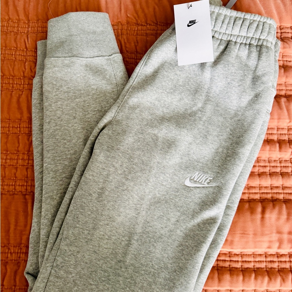 Nike Men's Gray Sweatpants